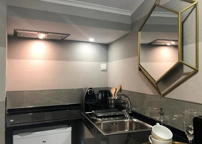 Golden • A/c - شقة